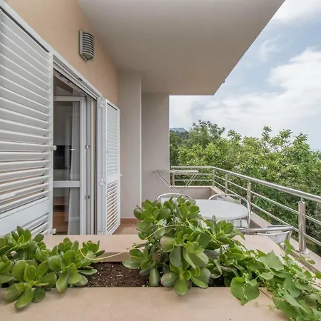 Antonio Apartman *